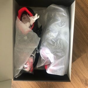 Never worn peloton cycling shoes NWT